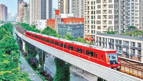 武汉地铁红色专列"初心号"首发 穿越全城传播红色文化