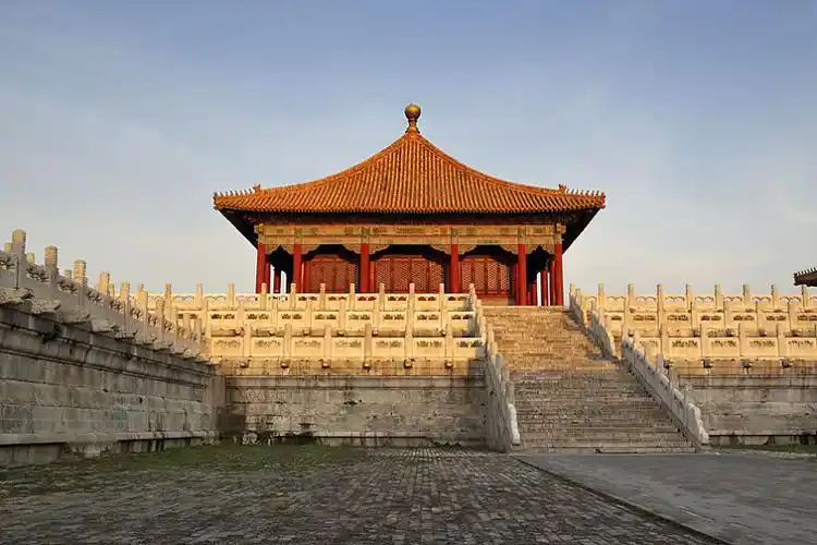 故宫里汉白玉台基上的中和殿_高清图片_全景视觉