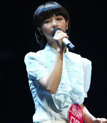 苏妙玲的歌声就像一道清泉让人难忘.