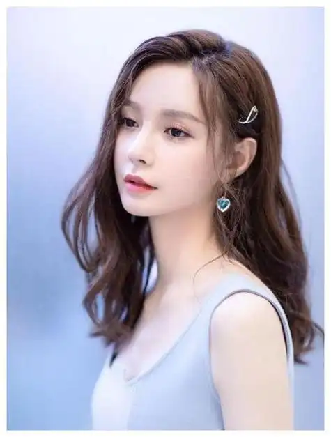 成长经历陶虹,一位当代知名女演员,其成长经历,学历和获奖经历,性格