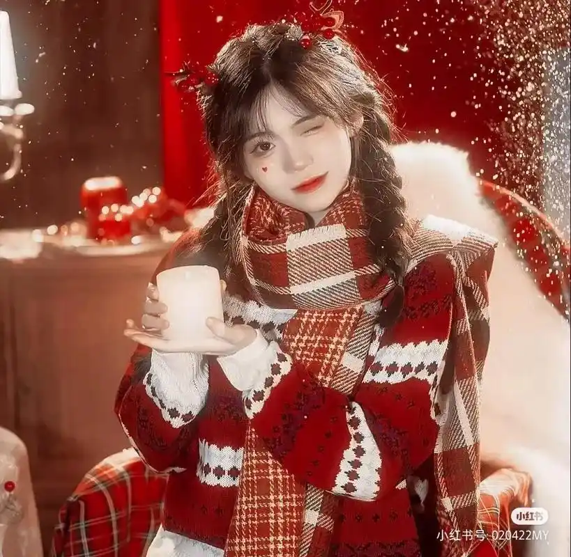 女生过年头像(图是小红书的),提前祝大家过年快乐,我们明年见 - 抖音