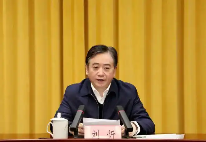 余杭区委召开全区领导干部会议宣布省委干部任免决定刘