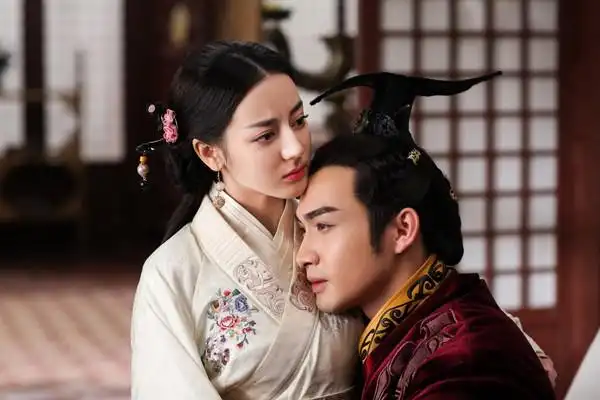 迪丽热巴《丽姬传》饰演丽夫人.(图/纬来戏剧提供)