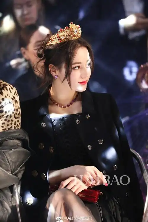 日推上爆火的中国女明星是她?迪丽热巴照片.