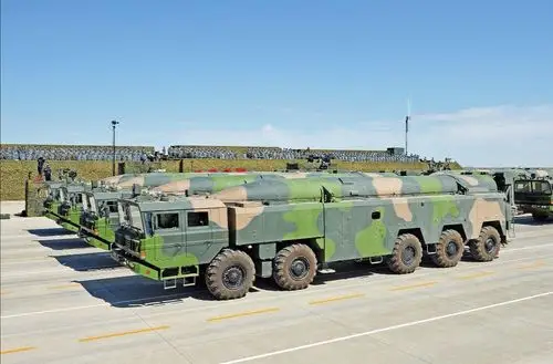 我国齐射10枚东风远程导弹,场面非常震撼!