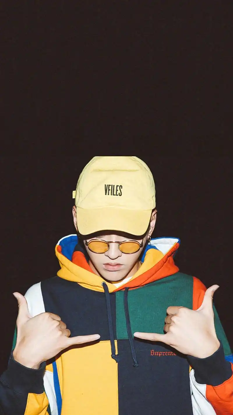 吴亦凡酷劲十足时尚写真图片手机壁纸