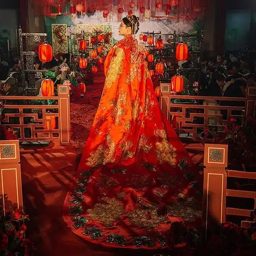 秀禾服新娘中式婚礼抖音同款长拖尾披肩大披风凤冠霞帔古装嫁衣秋