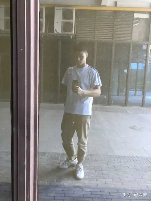 高中男生176cm56kg怎么穿搭?