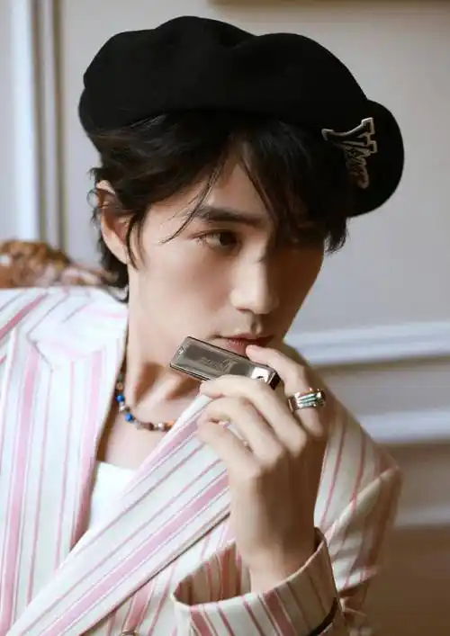 微博之夜男明星热度排行榜,王一博只排第三,檀健次第四冠军是他