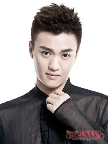 男士短碎平头精剪 把头发剪碎好看吗