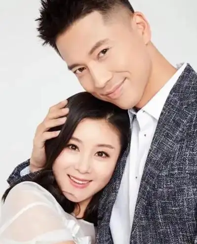 李小萌:出道20年,与王雷相恋15年零绯闻,37岁怀二胎