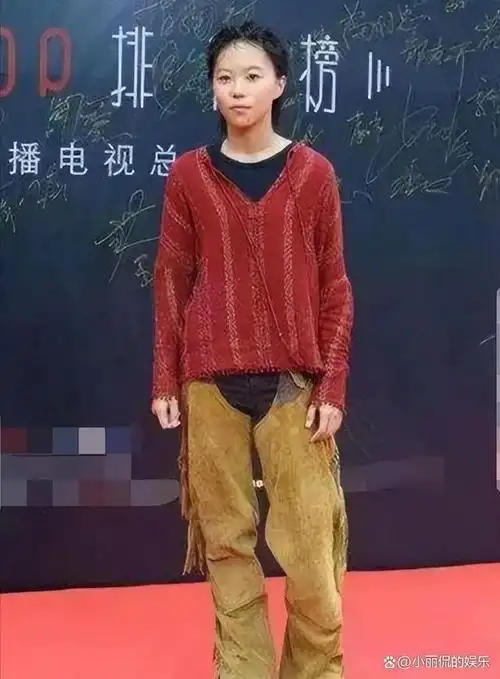 窦靖童受什么刺激了这么大胆的裤子也敢穿出门王菲不管管吗