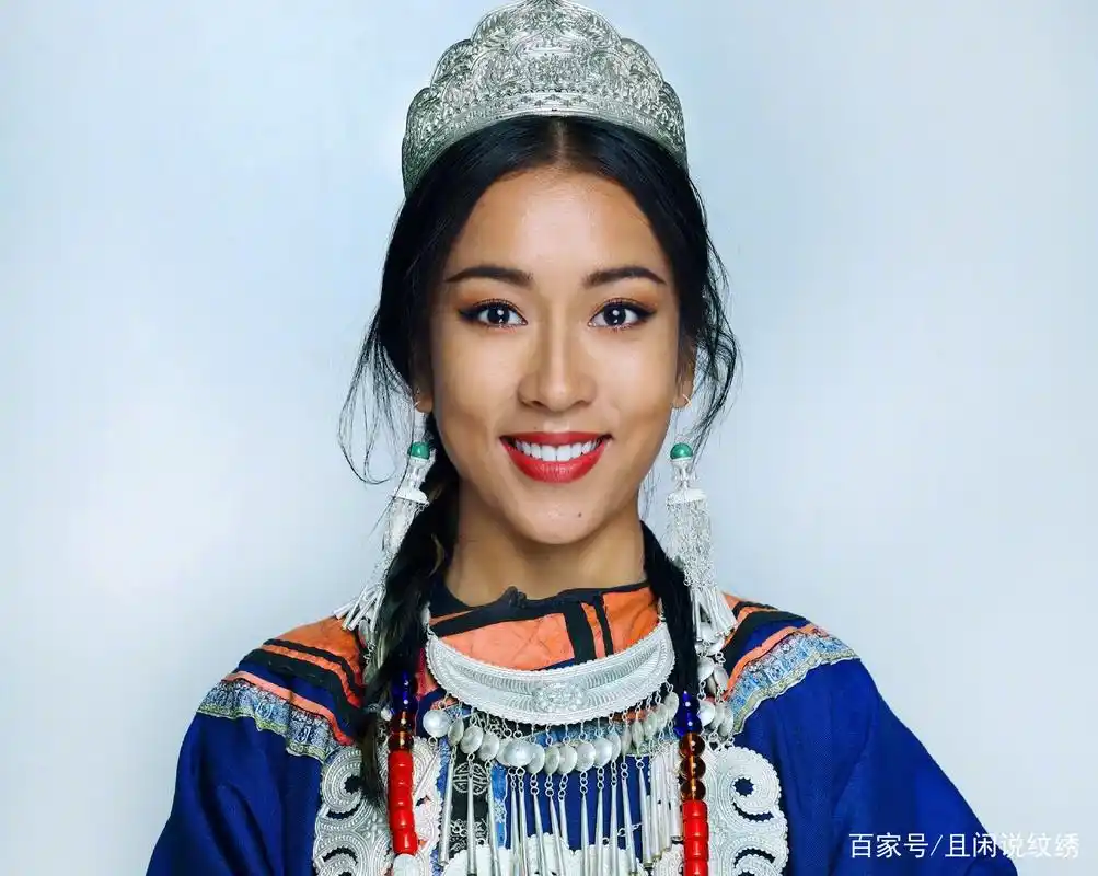 皮肤不白,发黄,暗淡,看黑美人吉克隽逸,如何用口红点亮肤色