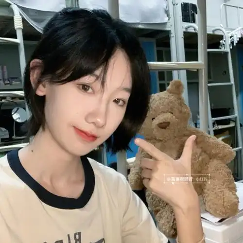 好多姐妹对我新剪的短发感兴趣吼吼!