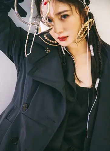 杨幂脏辫酷美性感写真图片114