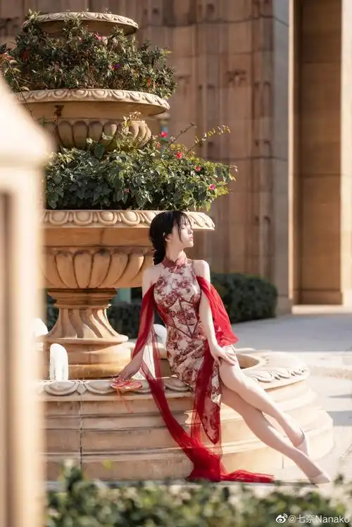 上海约拍##摄影##总要拍一组新中式旗袍吧##穿旗袍的女生有多好看