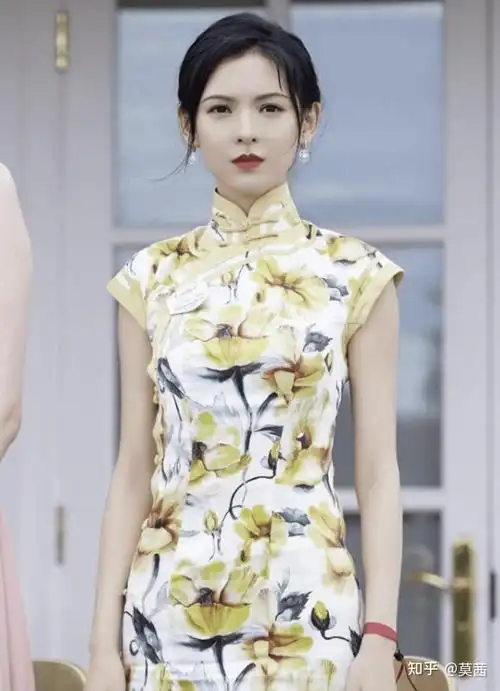 赵露思,倪妮,关晓彤,刘浩存,刘嘉玲,周冬雨,欧阳娜娜,等严格来说,旗袍