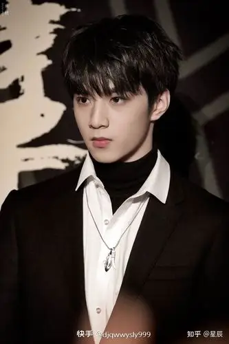 想要刘耀文的图片越帅越好去水印可以吗