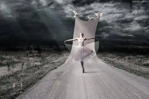 来张gif图ps:一半君拿这张图片做了手机锁屏壁纸,感觉也是棒棒的~手机