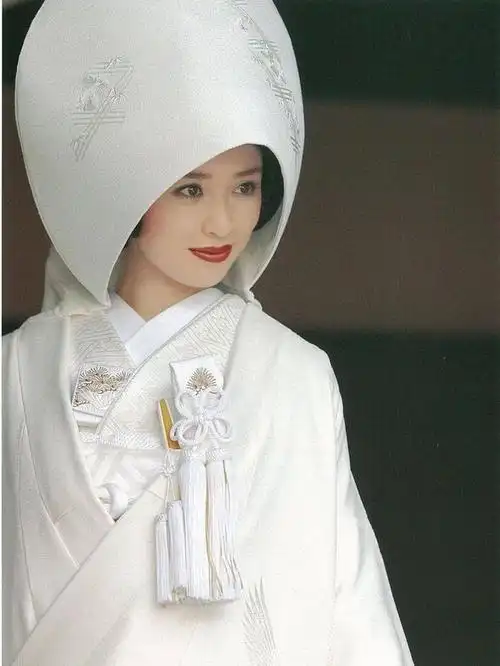 身着白无垢的新娘