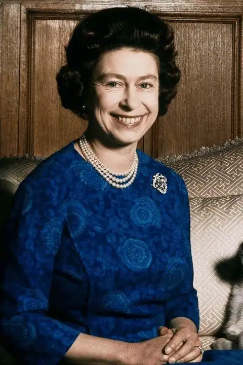 盘点英国王妃的发型史:从伊丽莎白到凯特王妃谁颜值担当?