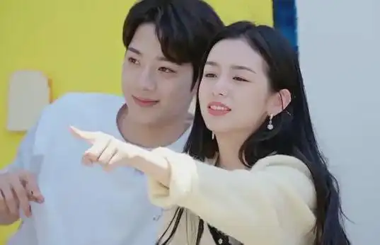 赖冠霖与神秘女性亲密约会曝光