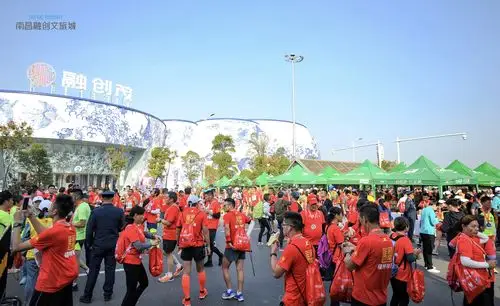 2019南昌国际马拉松赛在南昌融创文旅城精彩落幕