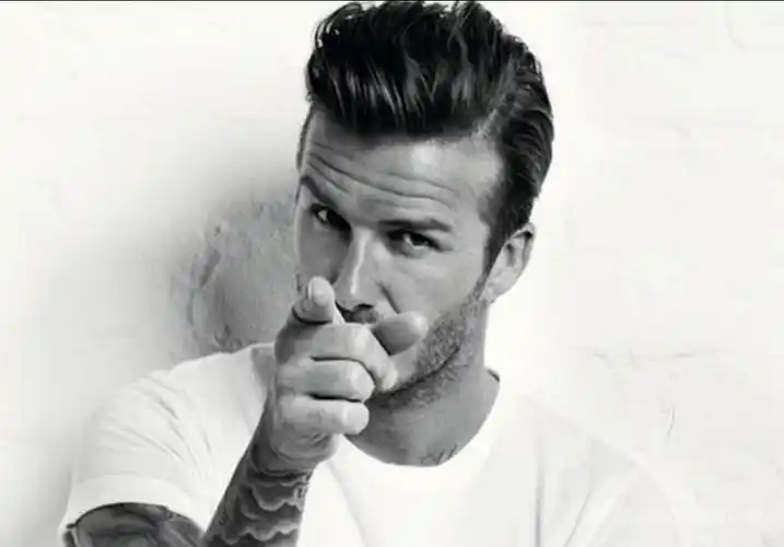 莫西干发型的时尚选择一款男人都爱的个性短发