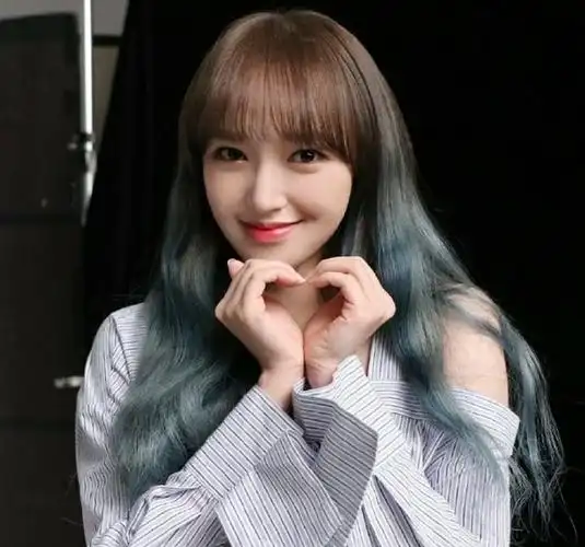 程潇从无人问津到粉丝千万,20岁就当导师,与王一博平起平坐|蔡徐坤