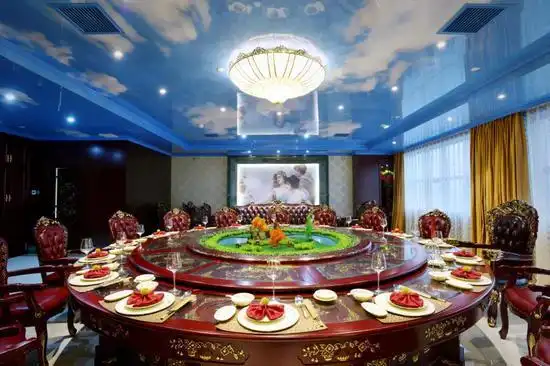 万福中餐厅包厢位于万家丽国际大酒店26楼的中餐厅设有私人包间28间