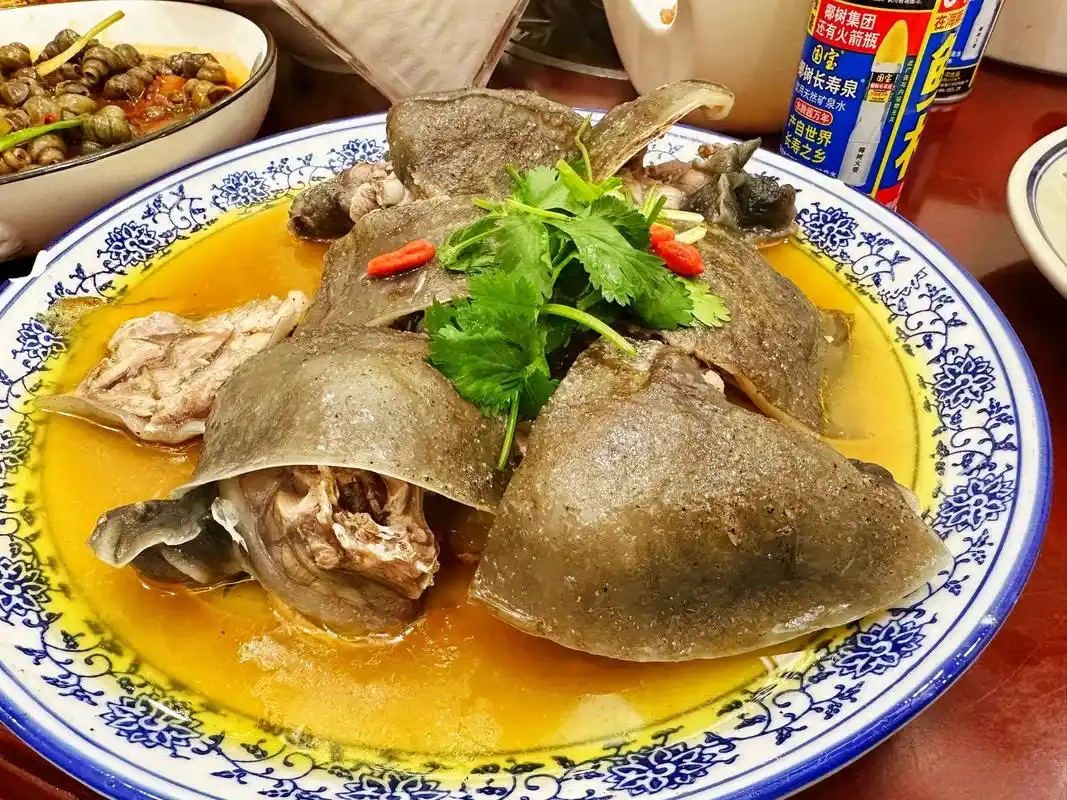 美味私房菜!好久没来这家吃饭,一道臭鳜鱼名扬无锡.      - 抖音