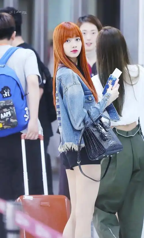 blackpink最新机场照,小蛮腰大长腿惹目