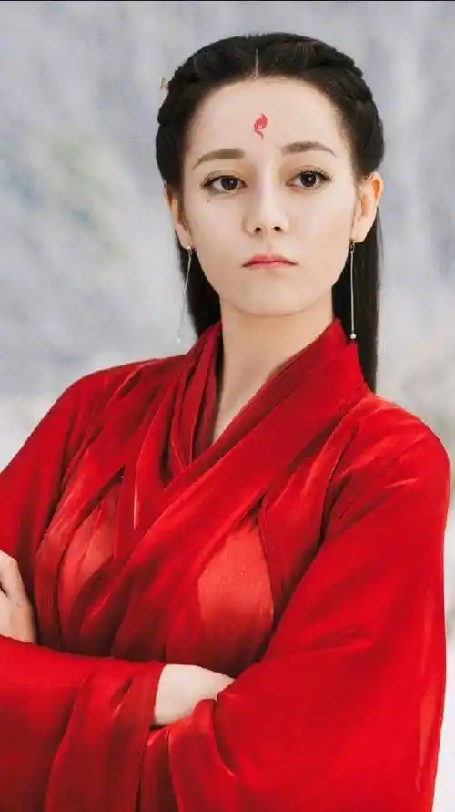 迪丽热巴穿上旗袍 真是让人眼前一亮 感性 倾国倾城_身材_白凤九_三生