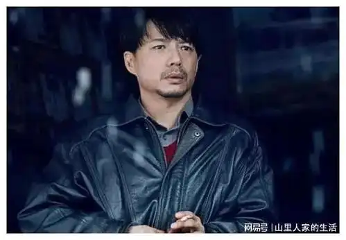 "戏妖"段奕宏:演疯子吓呆泰国民众,演军人看哭国人,他有多牛