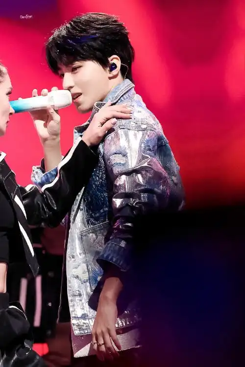 王俊凯江苏卫视跨年