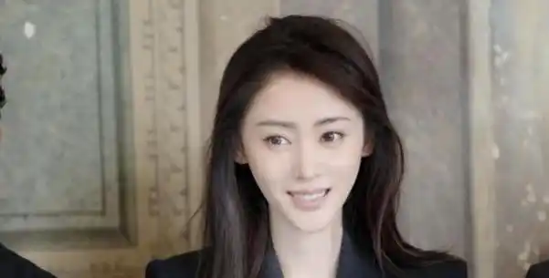 张天爱:为接戏三改年龄,被张艺谋一句话戳穿,背后到底有没金主