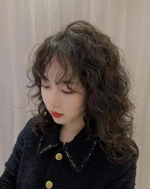 漂亮女士都在做这几种发型又美又时尚你喜欢吗