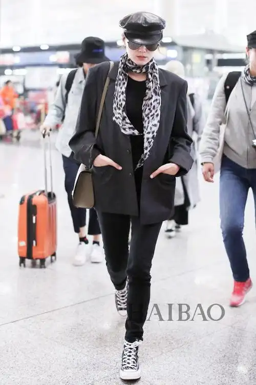 海报时尚网最新华语明星街拍(4月9日-4月15日)!