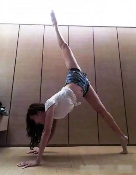 原创盘点当红女明星一字马迪丽热巴刘亦菲上榜网友辣眼睛