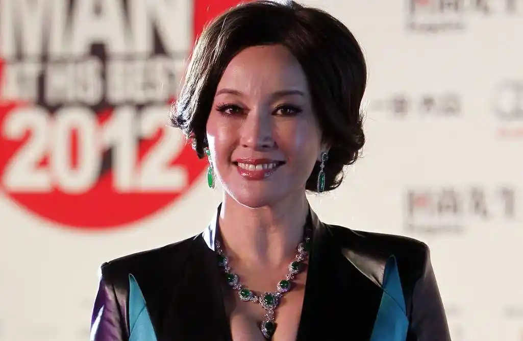 破产,豪门与翡翠——刘晓庆:一个女人的多重身份