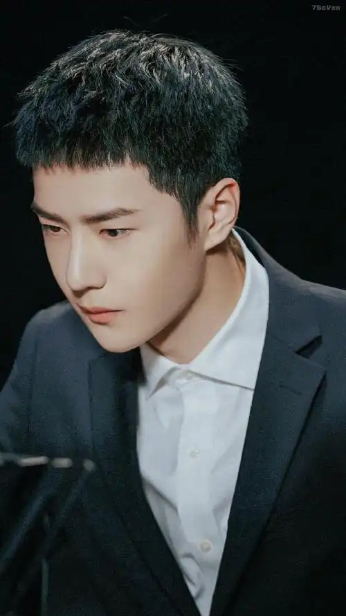 王一博寸头西装造型##王一博天天向上