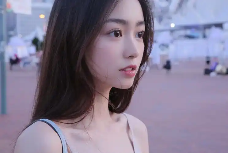 于2021-03-24上传元气壁纸平台,七七壁纸是一款电脑壁纸,属于美女分类