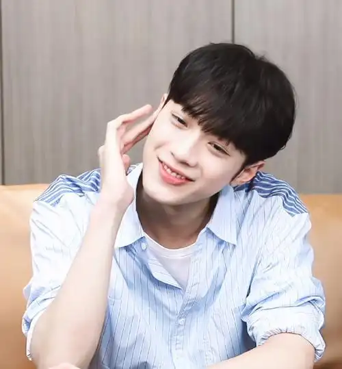 赖冠霖爱情应该有的样子#真是要被这个害羞霖可爱洗了@赖冠霖_edward