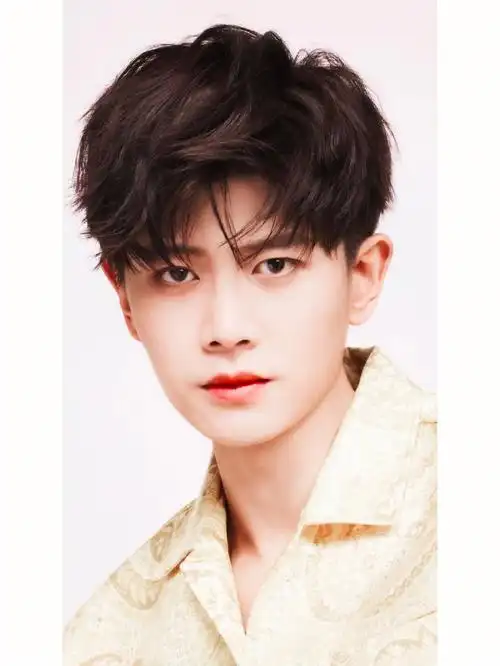 这样才能把美貌无限放大#任嘉伦 #帅哥 #嘉人  #大头照  #怼脸拍