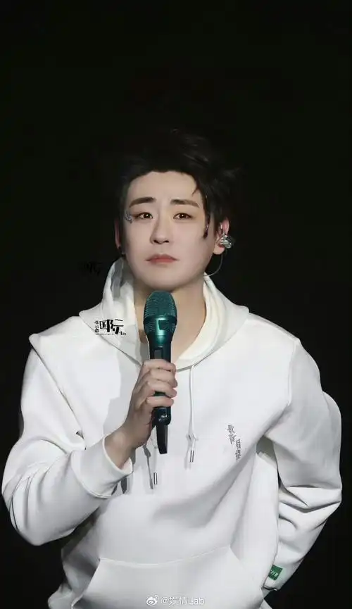 cr.logo预祝@小辫儿张云雷 "歌者·启程"巡回演唱会广州站圆满成功!