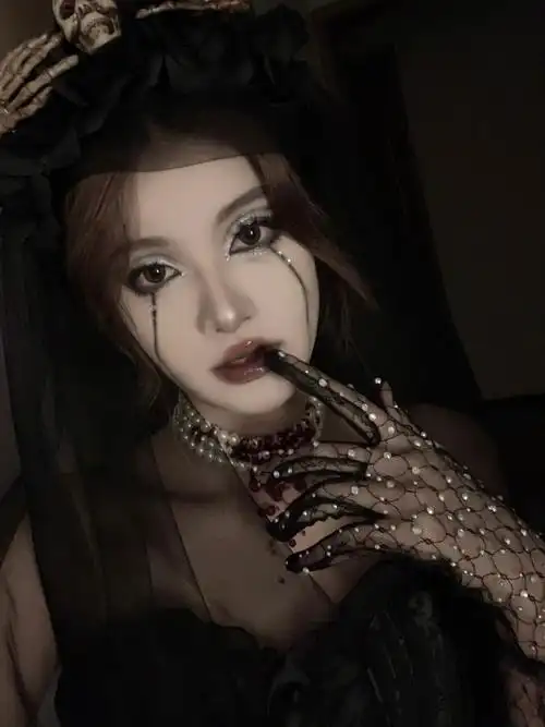 万圣节妆容哥特风黑天鹅新娘妆万圣节卷起