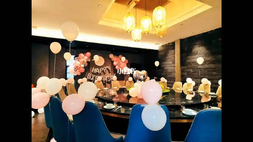 邵阳婚房婚礼布置  #邵阳气球燕子气球布置  #生日布置  #气球派对