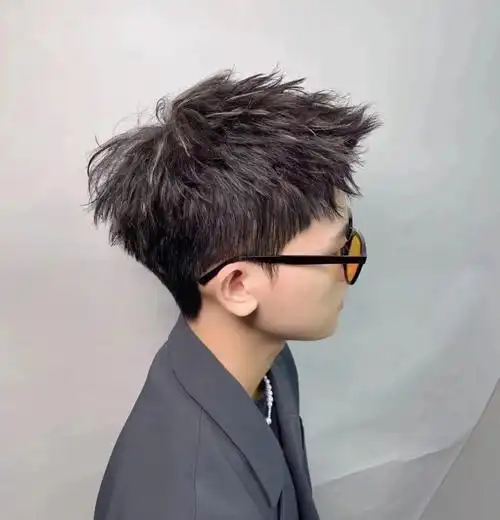 男士发型|钢夹烫平和男士发型设计无需打理(轻抹摩丝即可)增加男士