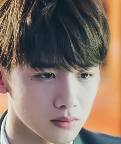 长着"童颜脸"四位男明星,光看颜值根本猜不出年龄谁能看出他30岁