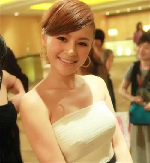 美女主持人王婧近况曝光,曾因吸毒被捕退出娱乐圈